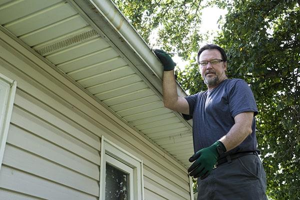 Gutter Cleaning of Tamarac crew